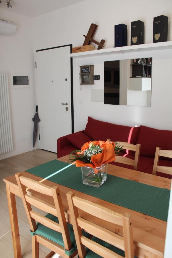 Little Secret Apartment By Wonderful Italy Bologna Bagian luar foto