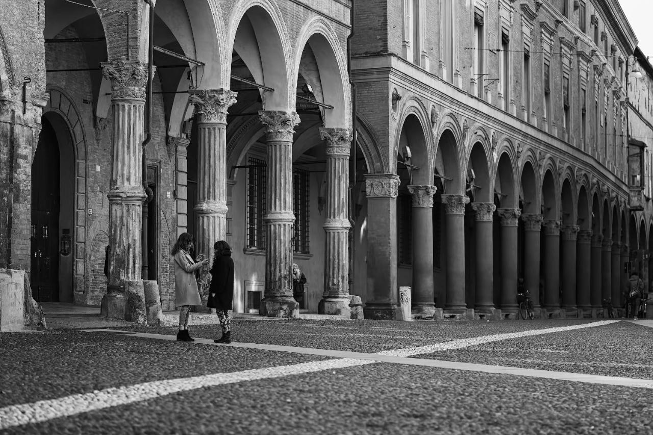 Little Secret Apartment By Wonderful Italy Bologna Bagian luar foto
