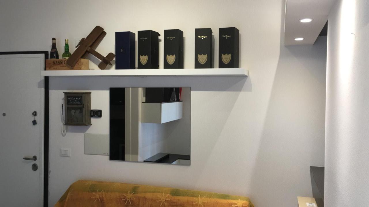Little Secret Apartment By Wonderful Italy Bologna Bagian luar foto